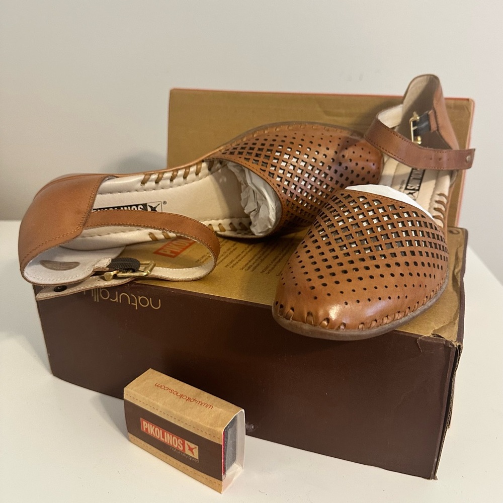 PIKOLINOS Brandy Leather Perforated Mary Jane Flats Size 40UE (US Women 9-9.5) - Picture 4 of 13